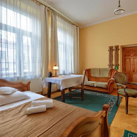 Hotel Jagiellonski Санок Екстериор снимка