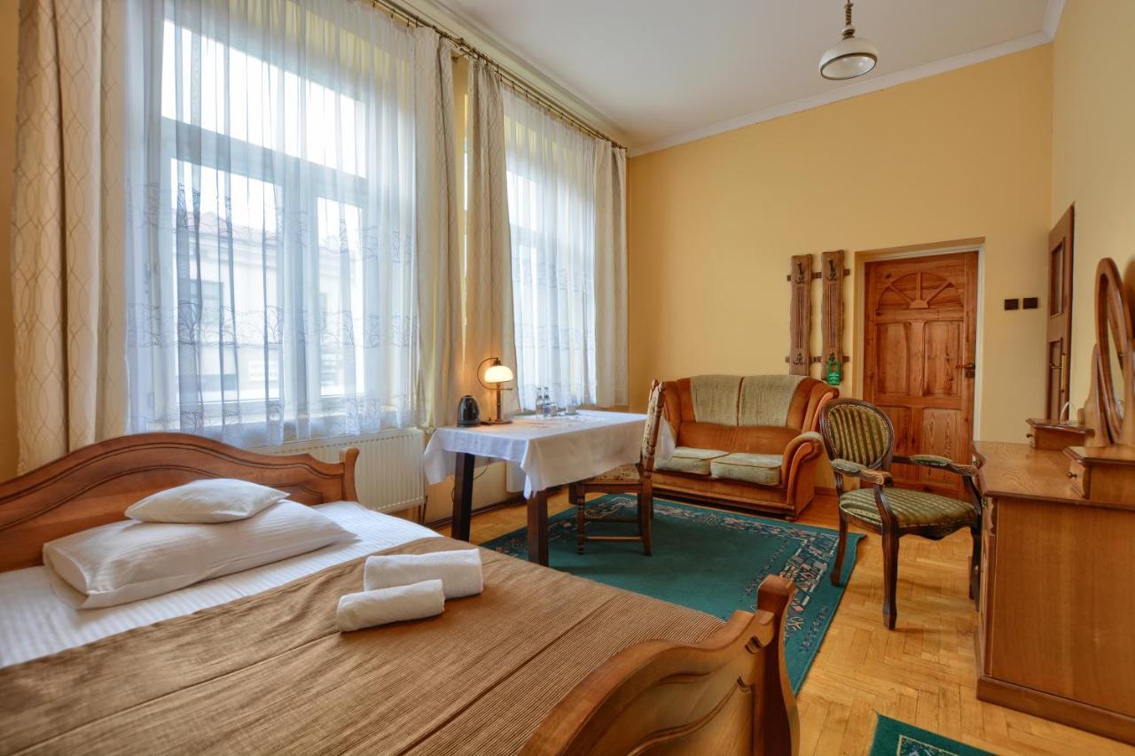 Hotel Jagiellonski Санок Екстериор снимка