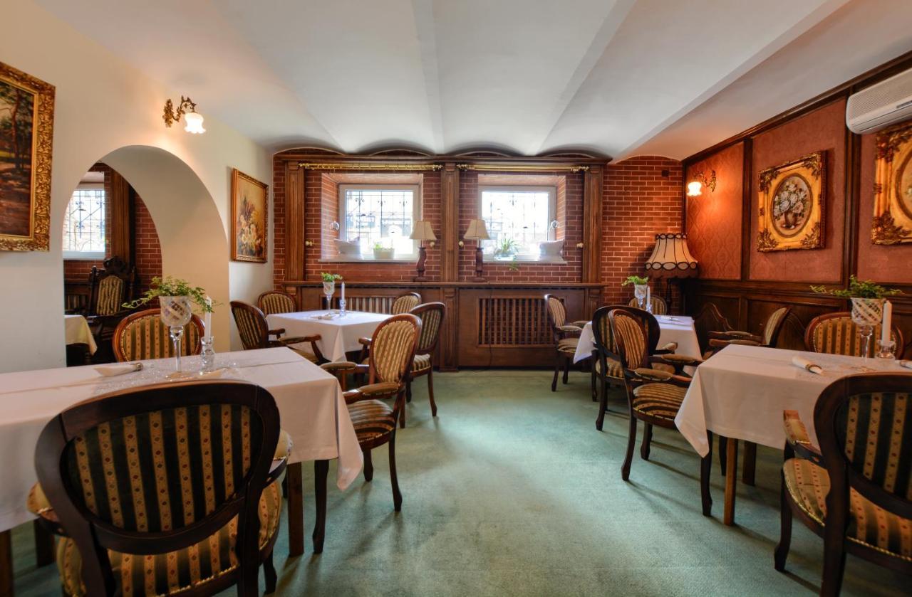 Hotel Jagiellonski Санок Екстериор снимка